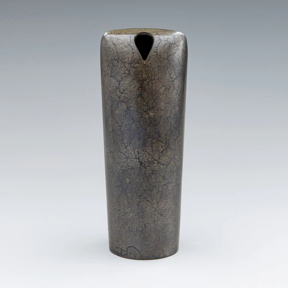 Single Flower Vase of Rōgin "Guard"
