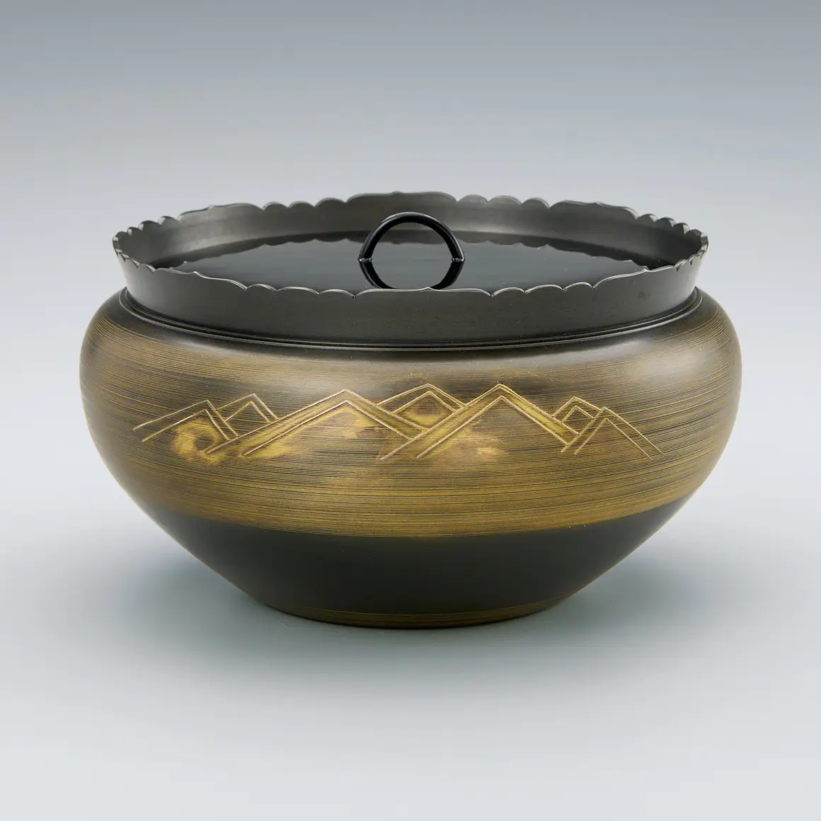 時代 般若勘渓 作 砂張 波状文 花瓶 銅器 在銘 作家物 約3.7kg 茶道具 砂張流金文水指(般若 勘溪)｜ギャラリージャパン