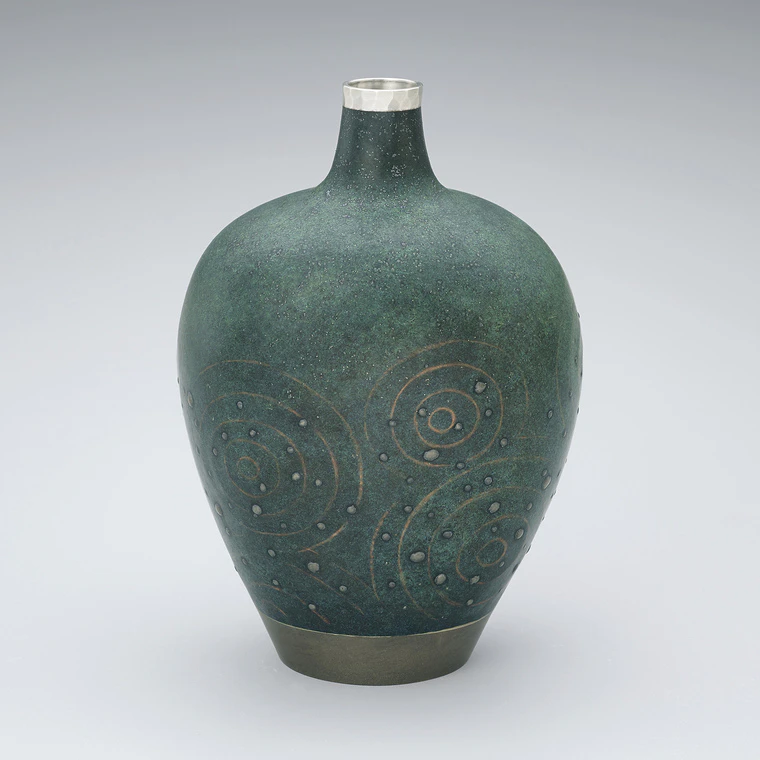 photo Forged Copper Flower Vase with Tin Lining "When the Blessings of Spring Rain Pour Down"