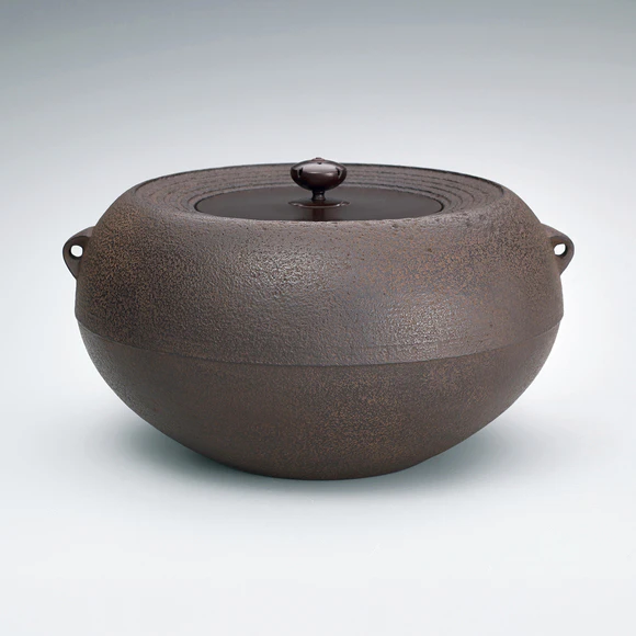 Yahazu (Nock-shaped) Tea Ceremony Kettle with Yuzu-hada (Citrus-skin Texture)