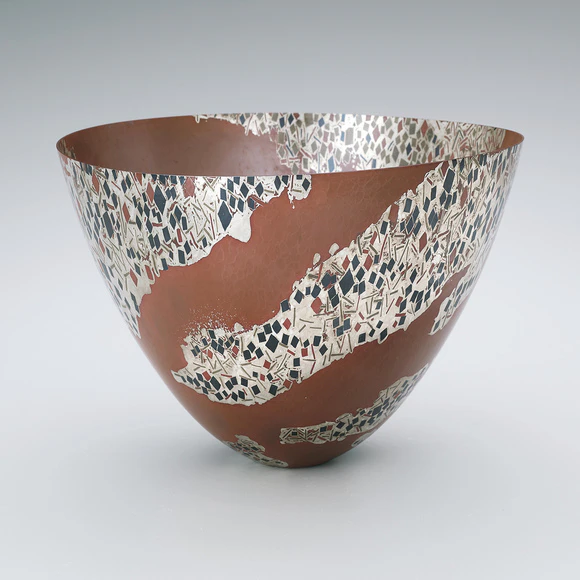 Vessel with Uchikomi (Hammered) Inlay Design 