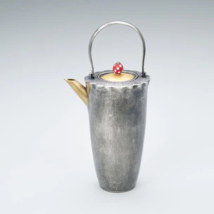 時代金工細工　古銅鍍金　花刻　緒締　V　R7366 時代金工細工 古銅鍍金 花刻 緒締 V R7366 - メルカリ