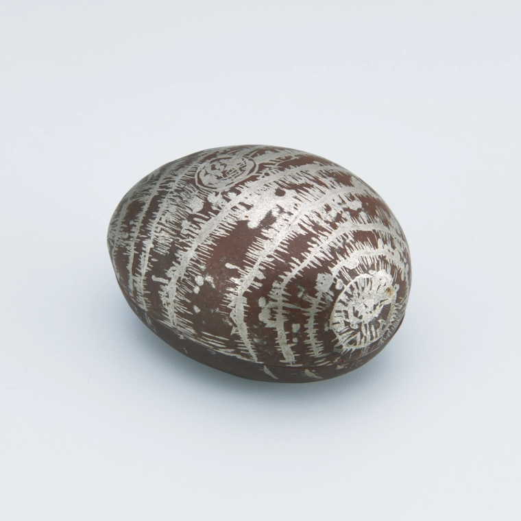 photo Incense Container in Shape of Taro