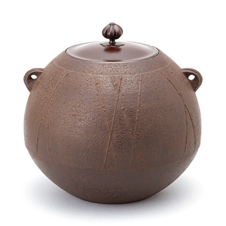 photo Tea Ceremony Kettle in Shape of Scared Jewel with Crossed Line Design