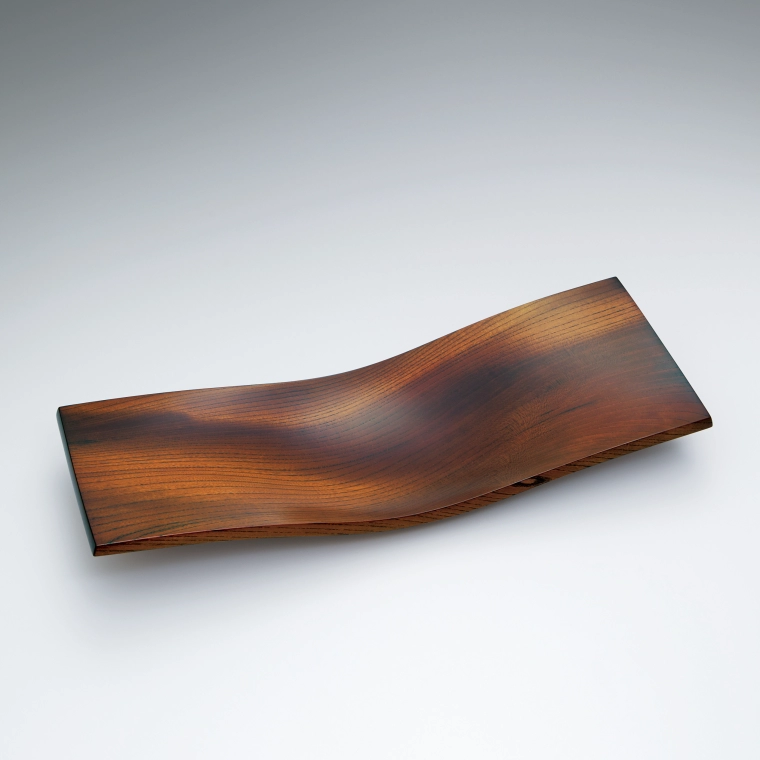 photo Vessel of Zelkova Wood Finished in Wiped Urushi