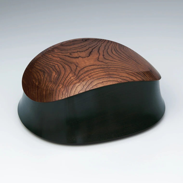 photo Covered Vessel of Jindai Zelkova Wood and Zelkova Wood "Sprout"