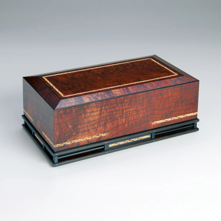 photo Japanese Raisin Wood Box with Mosaic Inlay Finished in Wiped Urushi