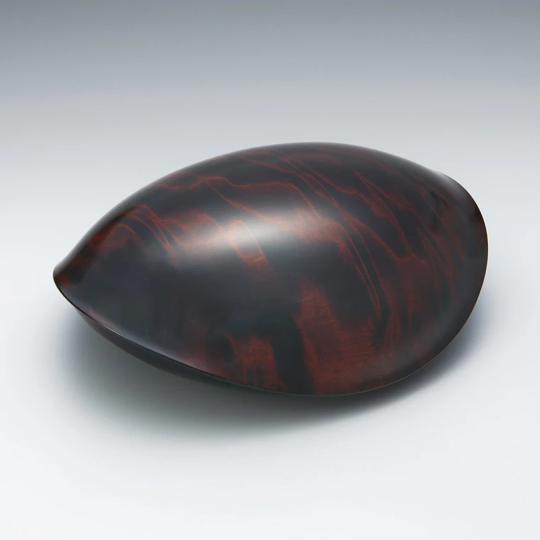 photo Covered Vessel of Horse Chestnut Wood Finished in Wiped Urushi
