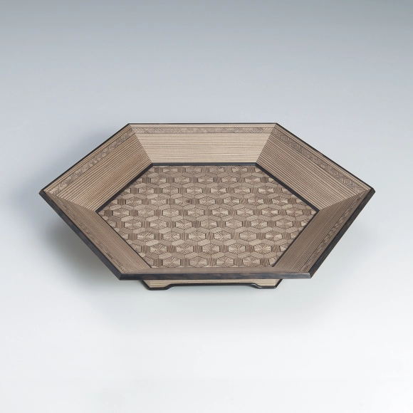 Vessel of Jindai Cedar Wood with Color Lined Marquetry Decoration "Snow"