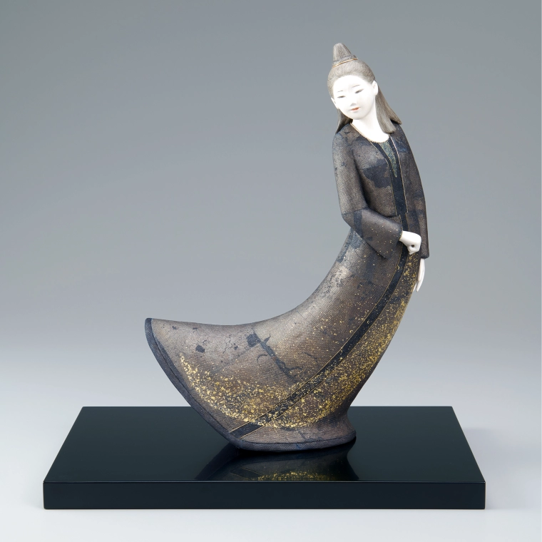 photo Wood Sculpture Covered with Cloth "First Moon of the Month"