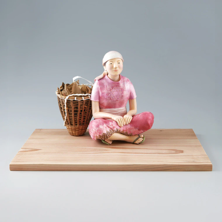 photo Paper Clay Sculpture Covered with Paper "Rest"