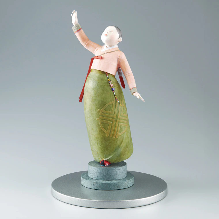 photo Formed with Tōso Over Wooden Core and Covered with Washi Paper "Reach to the Sky"