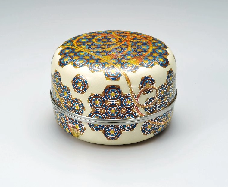 photo 七宝「亀甲紐あそび」