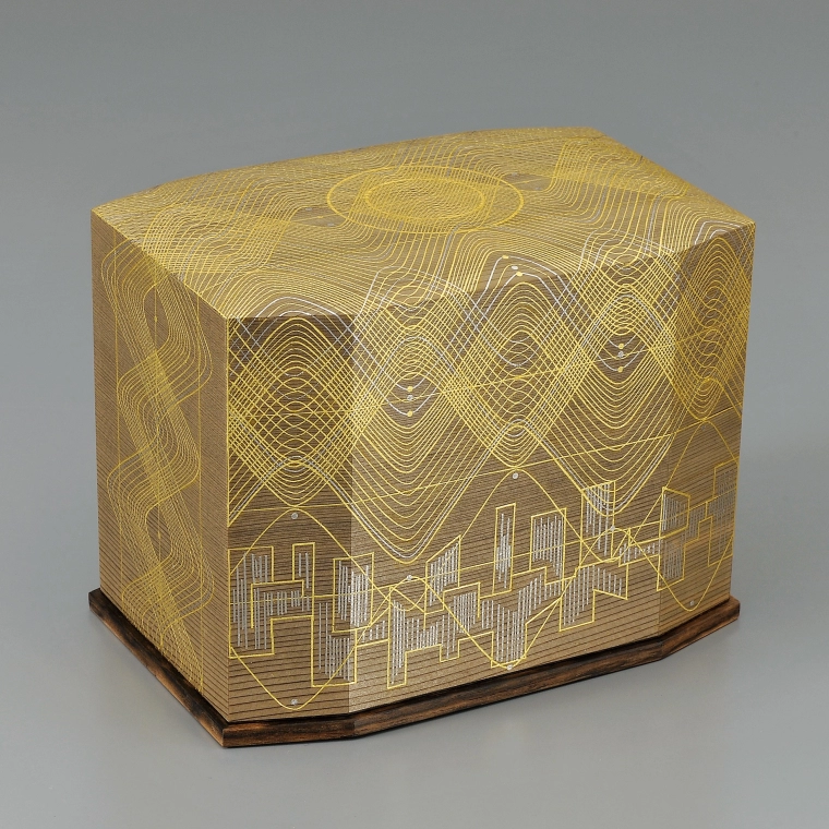 photo Box with Kirikane Decoration "Street Corner of Light and Wind"