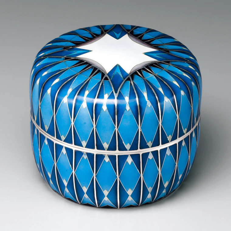 photo Brazed Cloisonne Covered Box "Brilliant Light"