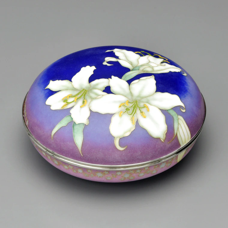 photo Cloisonne Covered Vessel "Ten Nights of Dreams"