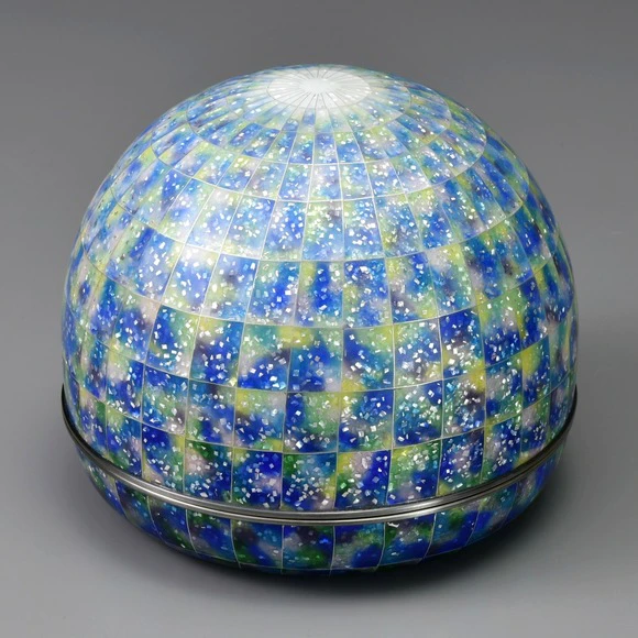 Cloisonne Covered Vessel "Brilliant color"