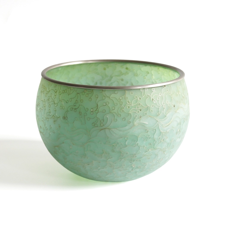 photo Plique-a-jour Bowl "Wind"