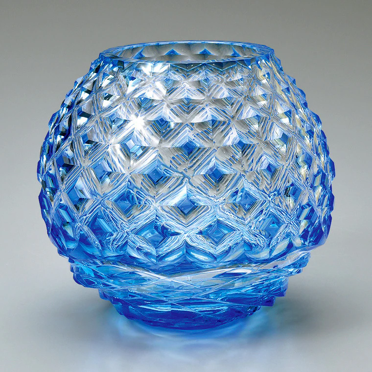 写真：被硝子切子花器「穹」