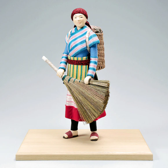 Formed with Tōso and Covered with Cloth in Kimekomi Method 