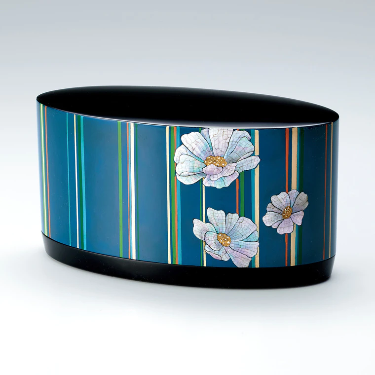 photo 乾漆小箱「氷河湖の春」