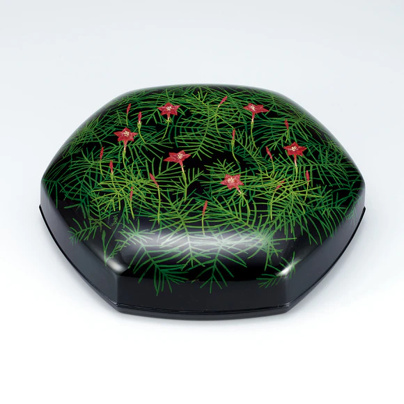 Hexagonal Box with Design in Kinma "Cypress Vine"