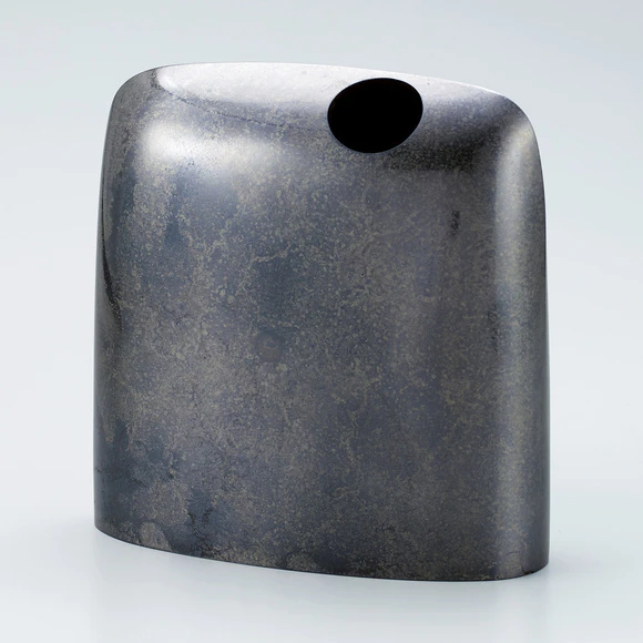 Single Flower Vessel of Rōgin "New Moon"