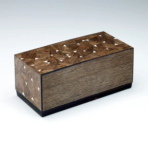 Small Box of Jindai Japanese Oak with Ice Patterns