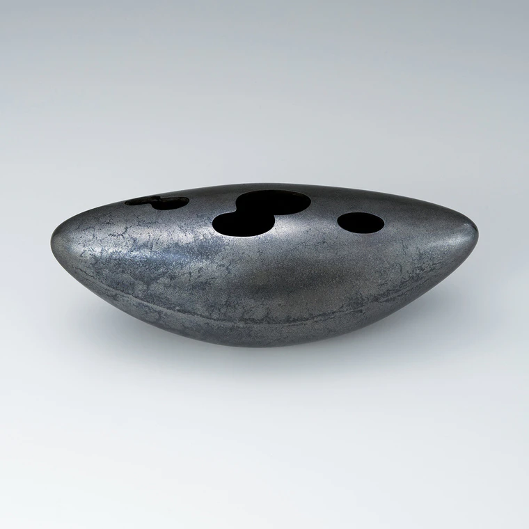 photo Flower Vessel of Rōgin "After the Rain"