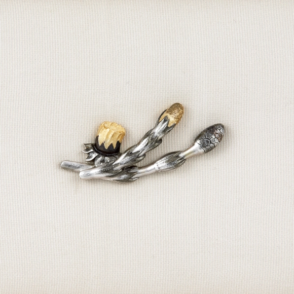 Metal Fitting with Spring Fields Design