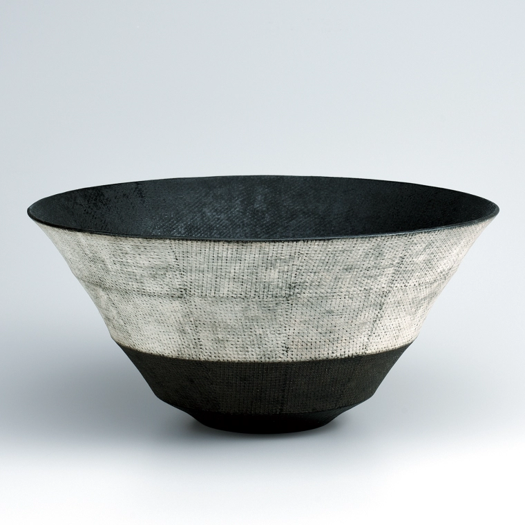 photo Bowl with overglaze enamel and silver decoration
