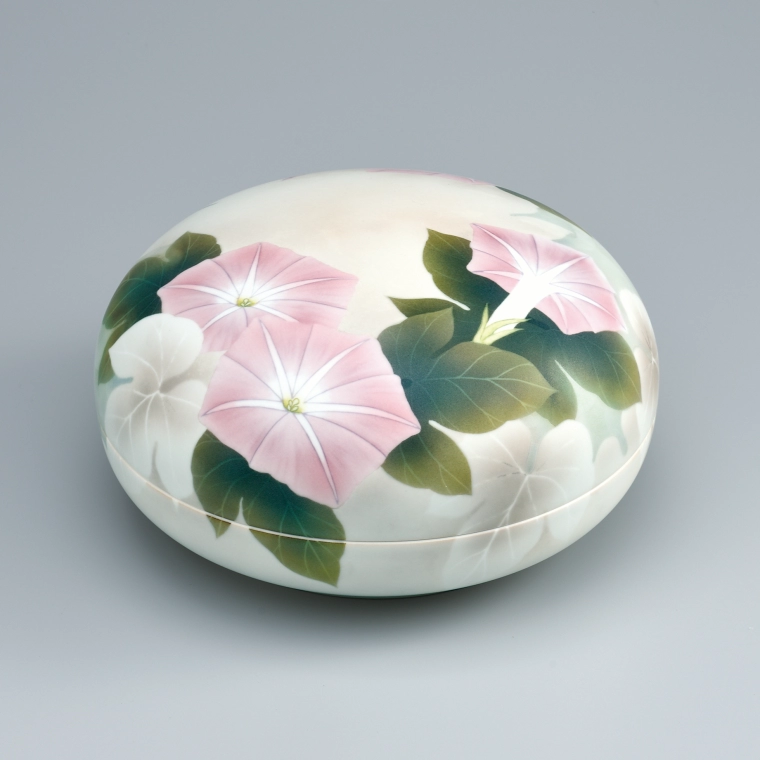 photo Box with Morning Glory design in spray painting