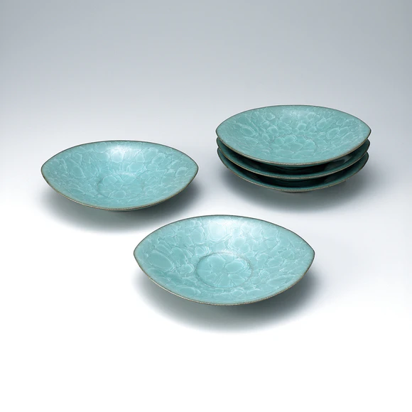 青瓷平壺「水天彷彿」(津金 日人夢)｜ギャラリージャパン