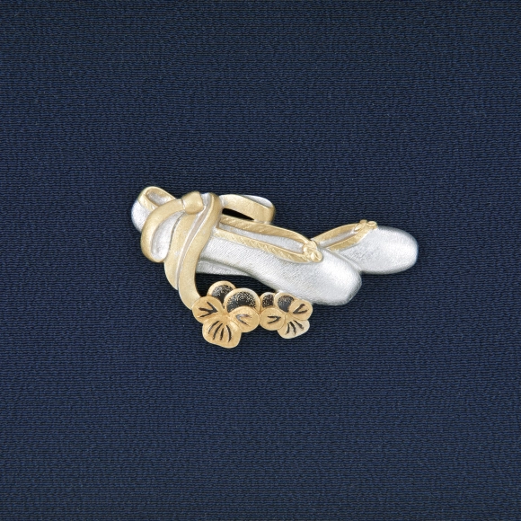 Metal Fitting in Shape of Ballet Shoes