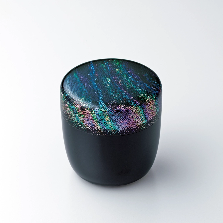 photo Tea Caddy with Design in Mother-o-Pearl Inlay "Milky Way"