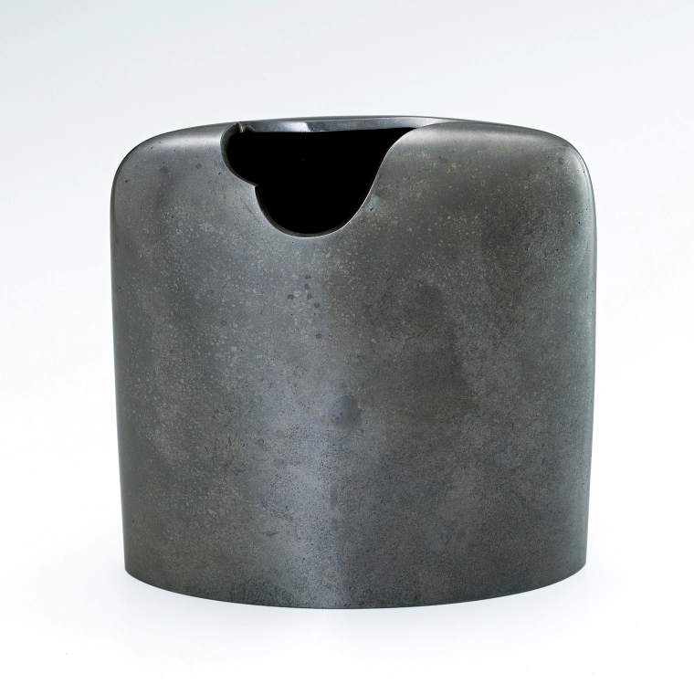 photo Flower Vessel of Rōgin "A Petal"