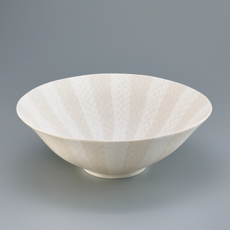 photo Translucent White Porcelain Marbled Bowl