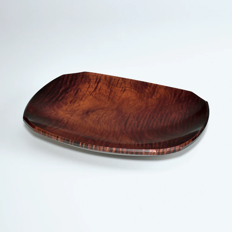 photo Dish of Horse Chestnut Wood Dyed with Sappanwood Juice and Finished in Wiped Urushi