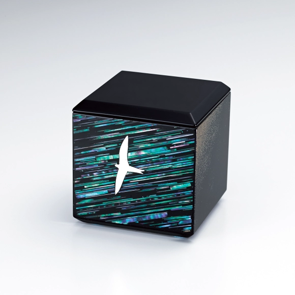 Box with Design in Irokirigai and Makie "To the Sky"