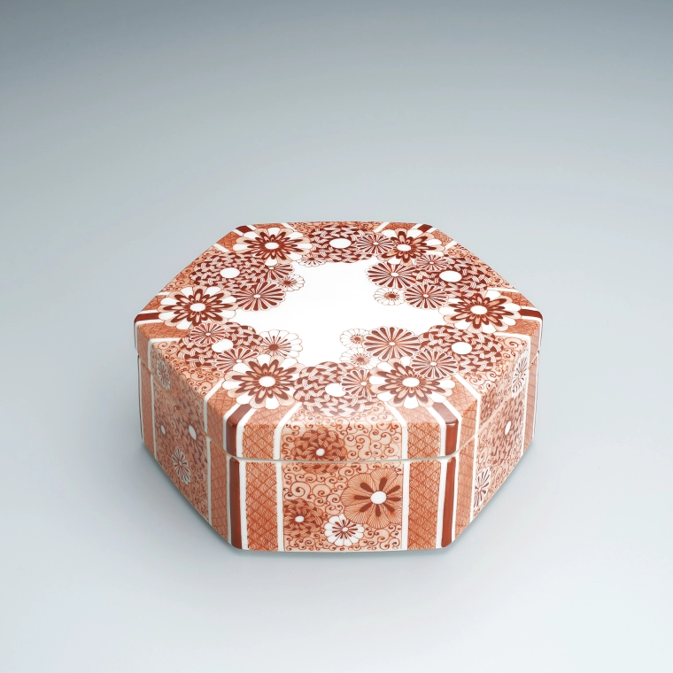 photo Box with chrysanthemum design in overglaze red enamel