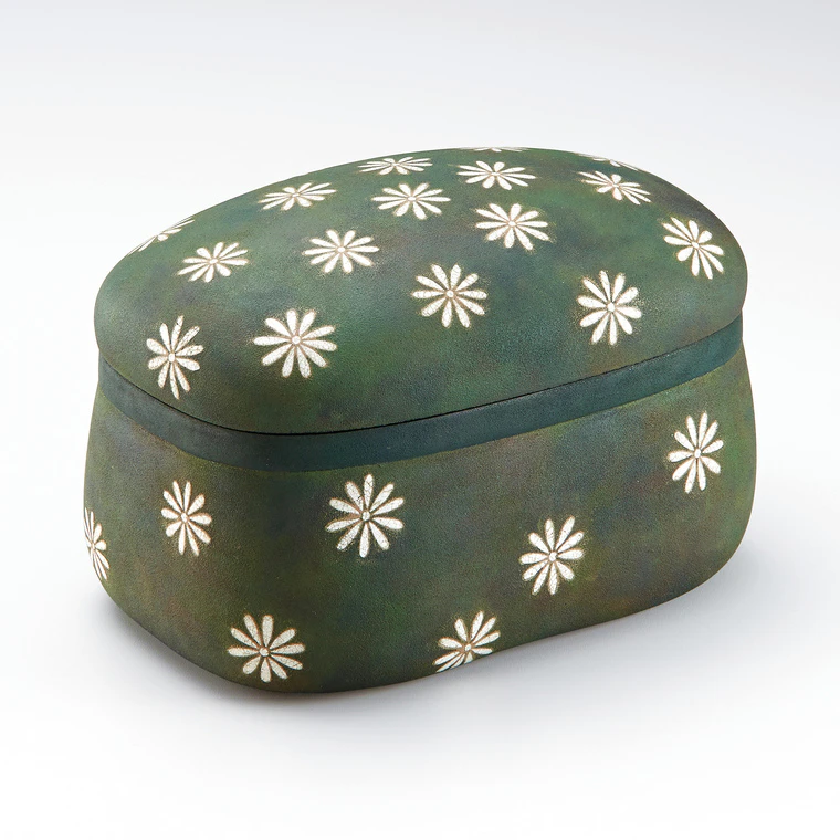 photo Kanshitsu Small Box with Eggshell Flower Design