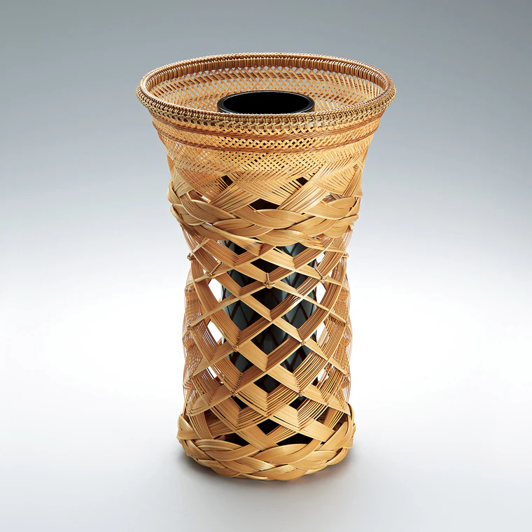 photo Flower Basket in tabane-ami weave with diamond design
