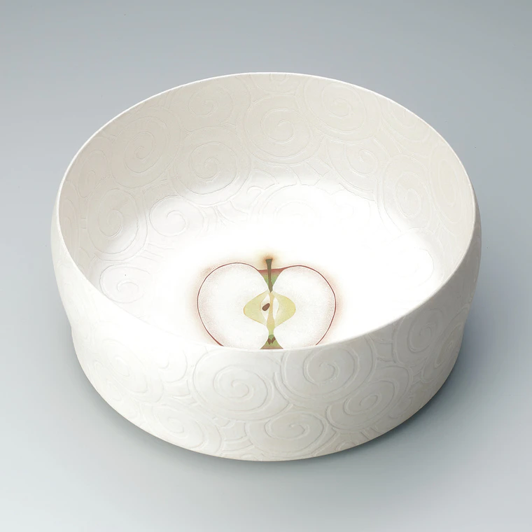 photo Bowl with silver and overglaze enamel decoration