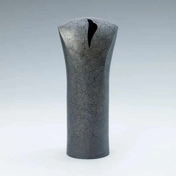 黒釉銀彩花器(寺本 守)｜ギャラリージャパン