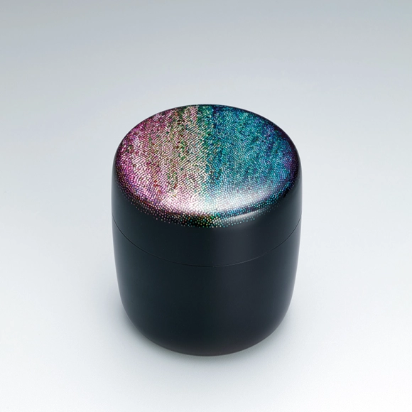 Tea Caddy with Design in Kirigai  "Red and Blue"