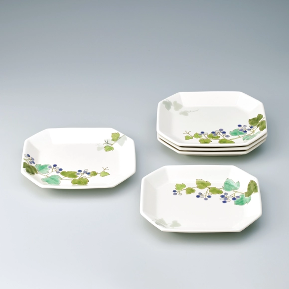Set of Dishes with Wild Grape Design in Overglaze Enamel