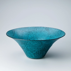 Bowl with “Western colored” overglaze enamel decoration.