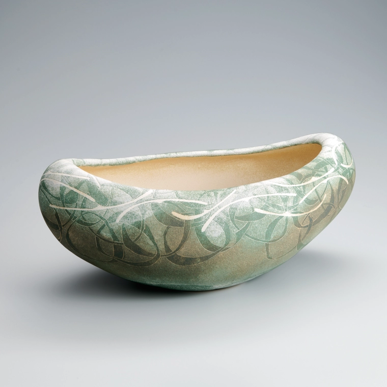 photo Bowl with lotus and Circle Design in Colored Slip