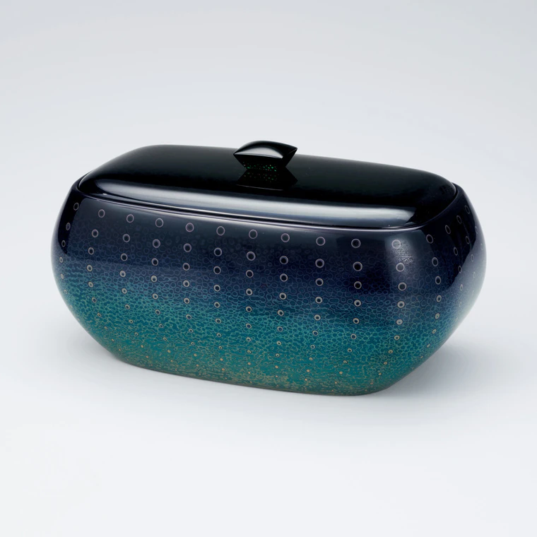 photo Covered Vessel of Kanshitsu with Design in Kinma "Bubbles and Shadows"