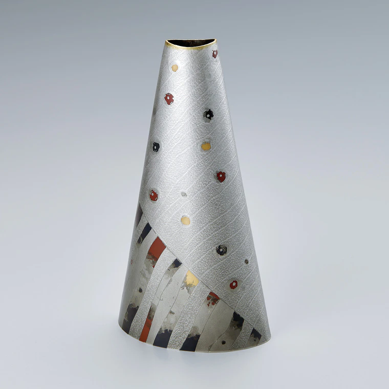 photo Flower Vessel with Stirred Design "Far in the Distance"